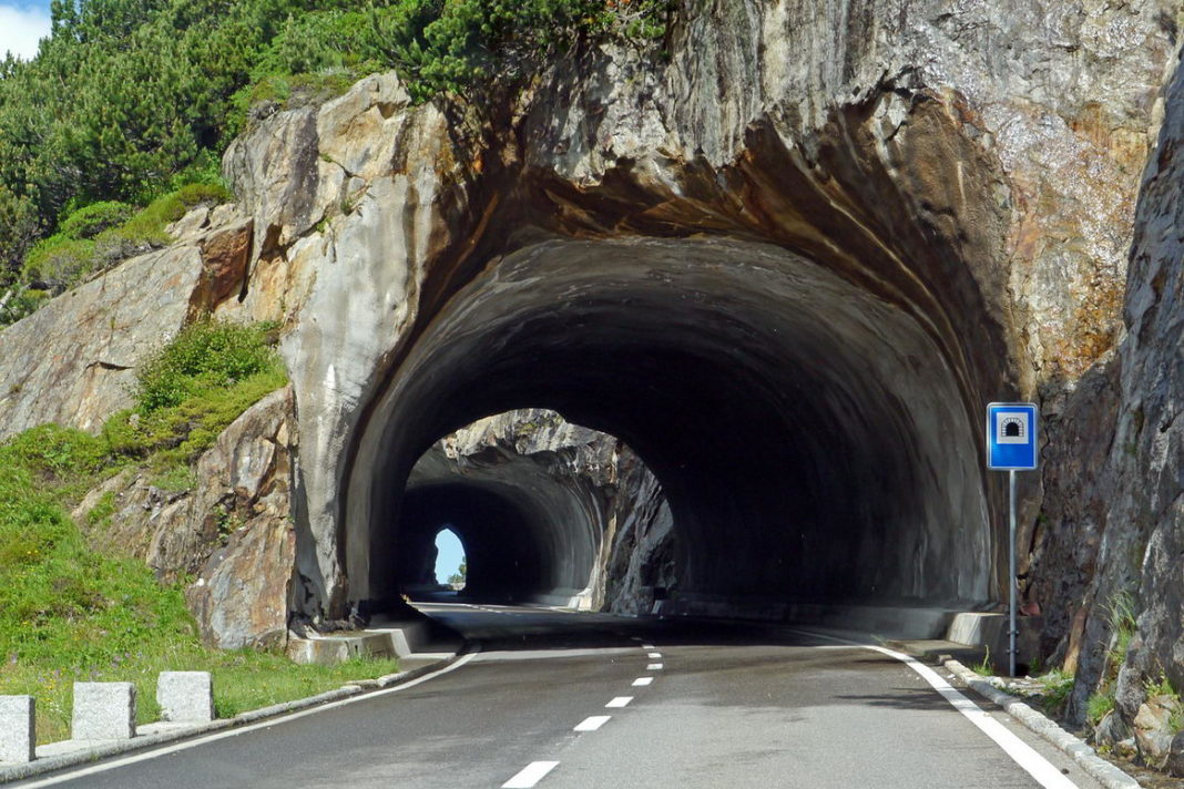 Poplatky za průjezd alpských tunelů a průchodů