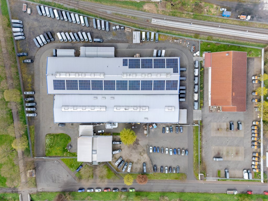 Solární systém na výrobní hale
