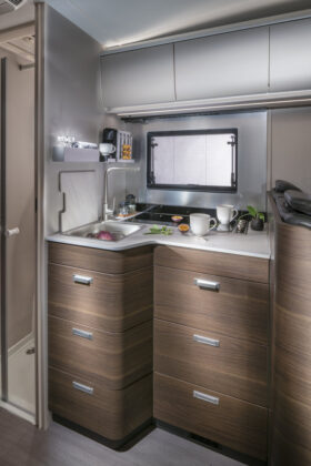 Adria Coral Supreme 670 SL, modelov&yacute; rok 2027