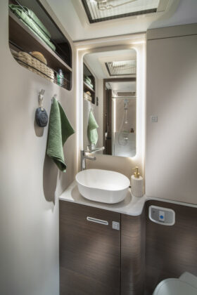 Adria Coral Supreme 670 SL, modelov&yacute; rok 2027
