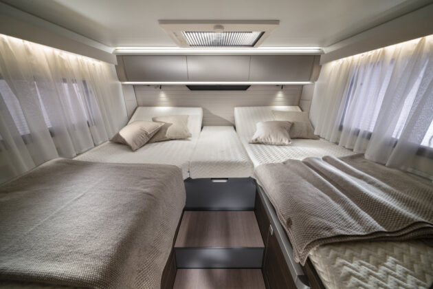 Adria Coral/Matrix Supreme 670 DL, modelov&yacute; rok 2027