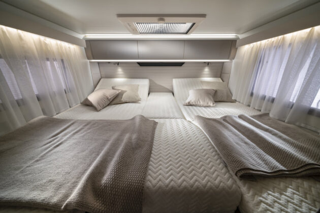 Adria Coral/Matrix Supreme 670 DL, modelov&yacute; rok 2027