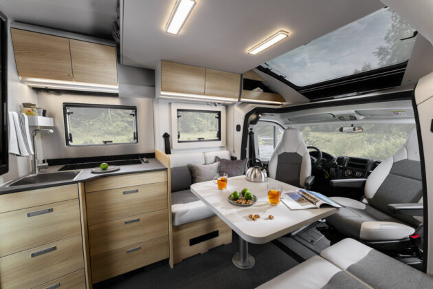 Adria Matrix Select 670 DC, modelov&yacute; rok 2027