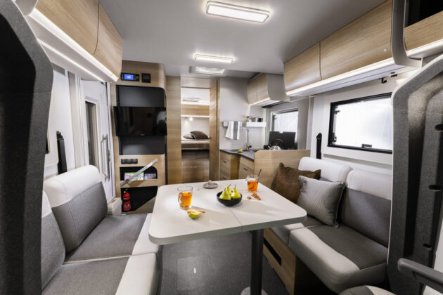 Adria Matrix Select 670 DC, modelov&yacute; rok 2027